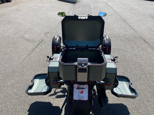 Can-Am Spyder Canyon Redrock — Moss Green Satin - Picture 9 of 24