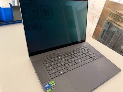 ASUS ROG Zephyrus G16 GU605M 16'', Ultra 9 185H, RTX 4070 8GB, 16GB RAM, 1TB SSD