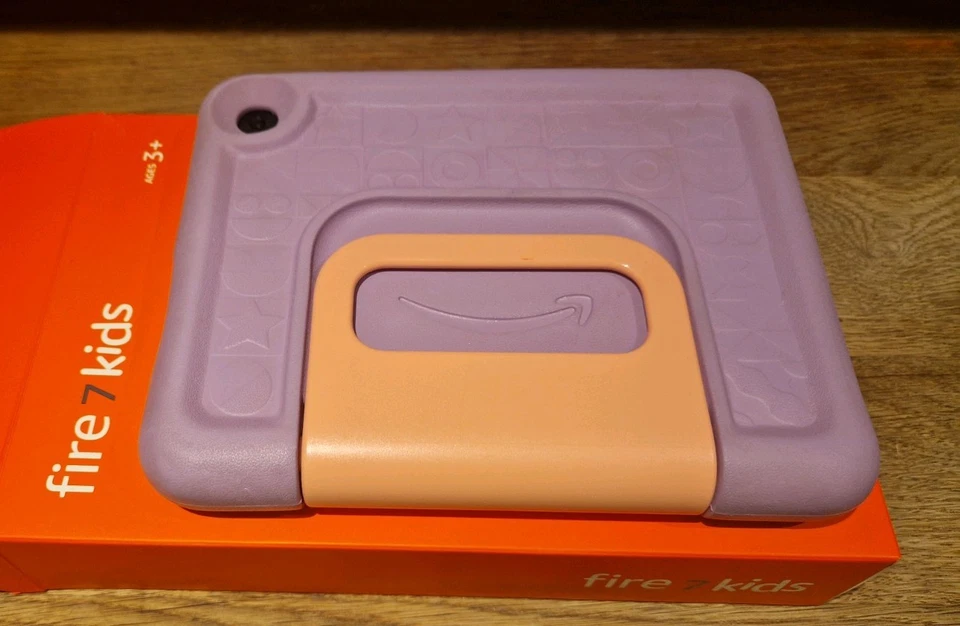 Amazon Fire 7 Kids Tablet. 7" Screen. 16GB. Purple. Perfect Condition - Image 3 of 3