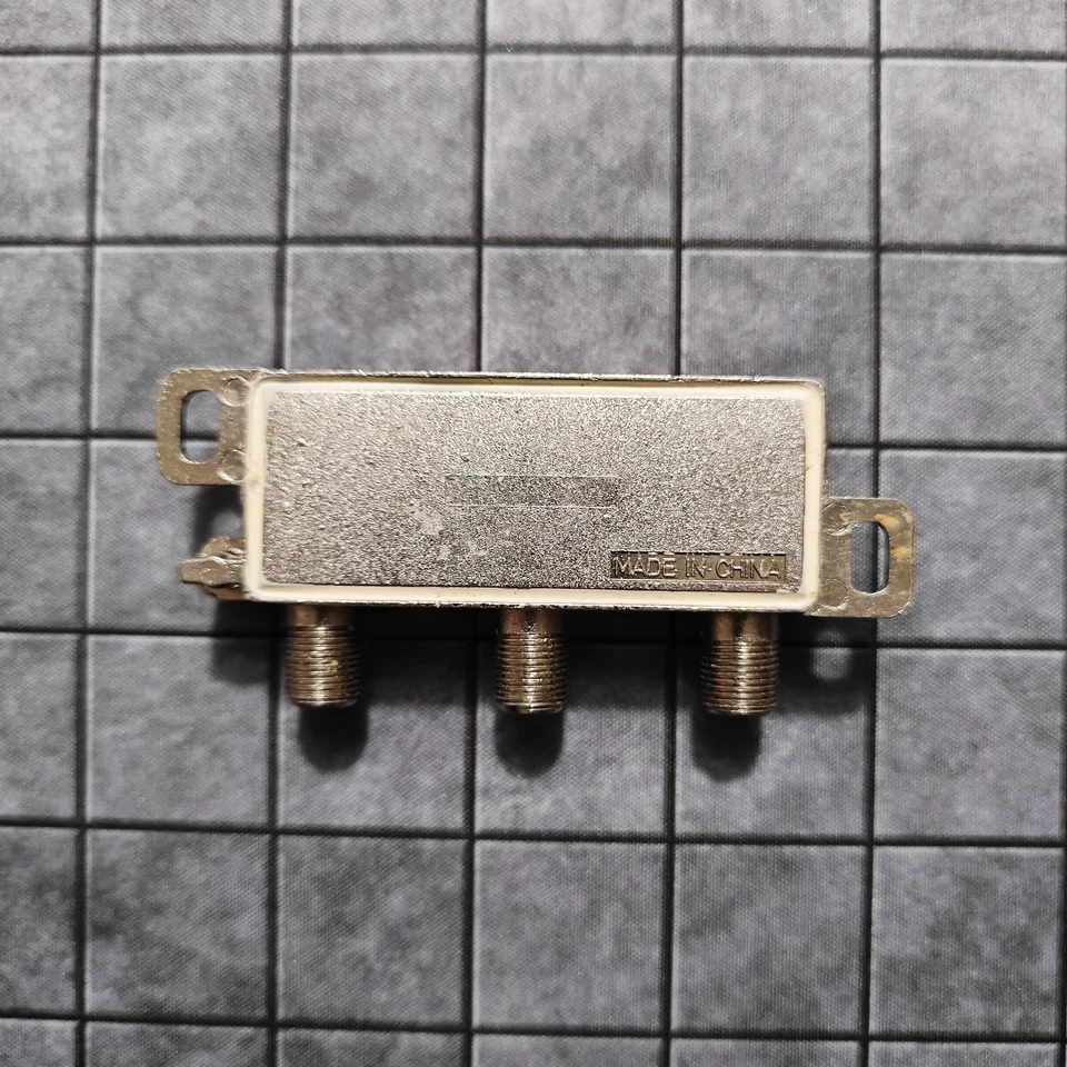 2-Way ASKA HRS-21G Splitter 5-1000 MHz Video Coaxial Signal Cable Splitter - Image 2 of 2