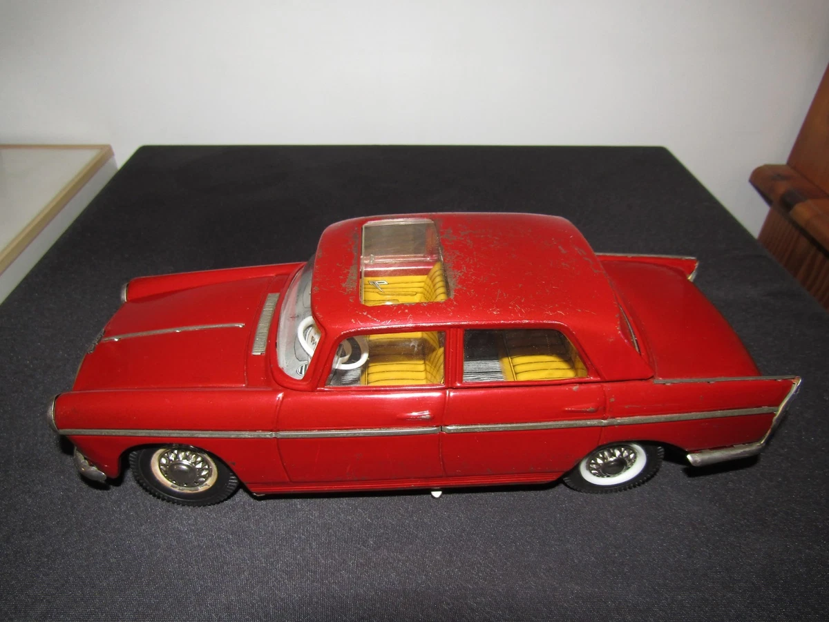 PEUGEOT 404 JF à friction jouet français à restaurer - Collection