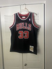 Chicago Bulls Scottie Pippen Black Red Swingman Jersey Mitchell Ness Size LG