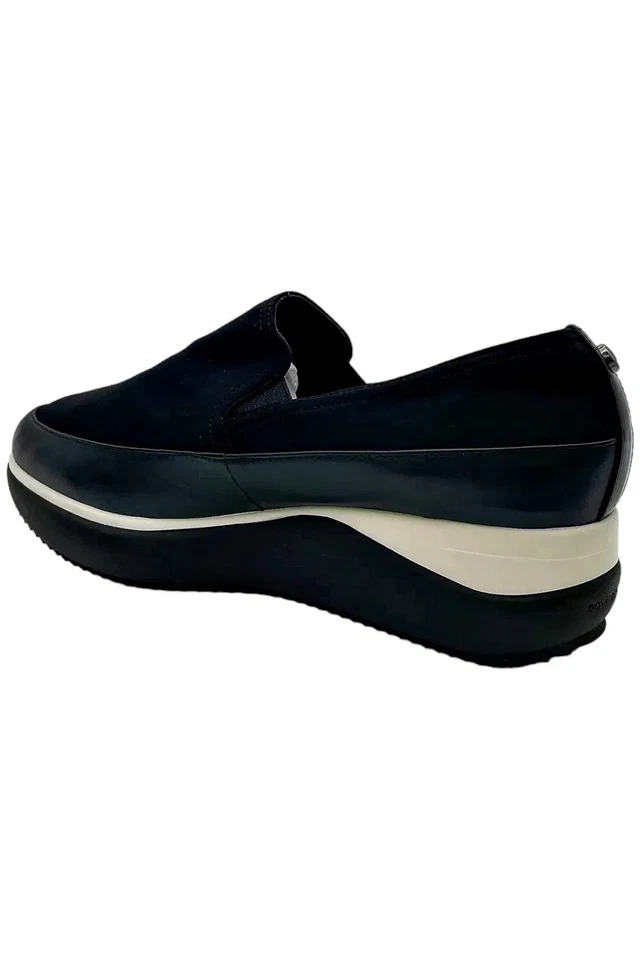 Donald Pliner 女式 Lizzee 绉织弹性运动鞋黑色 — 第 3/3 张图片