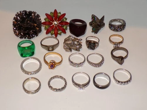 Jewelry Lot Vintage Ring Rings Costume Cocktail Cluster & More Ladies [817D]
