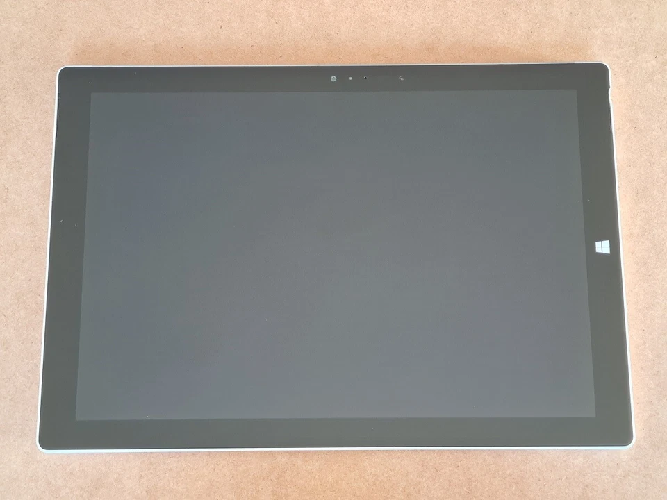 Microsoft Surface Pro 3 - Silver, 128GB, 4GB, 12in. Pen & 1725 Model Keyboard - Image 3 of 4