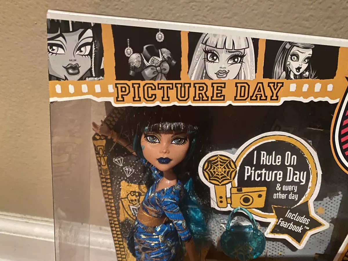 Monster High Picture Day Cleo De Nile Doll  Monster high pictures, Monster  high dolls, Picture day