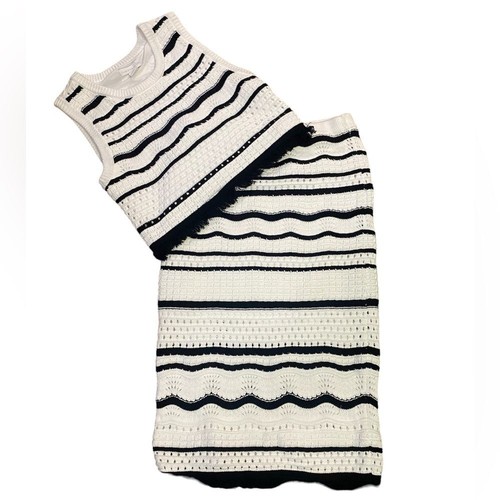 House of Harlow 1960 Knit Crochet 2 Piece Set, Sleeveless Top, Long Maxi Skirt - Picture 14 of 16
