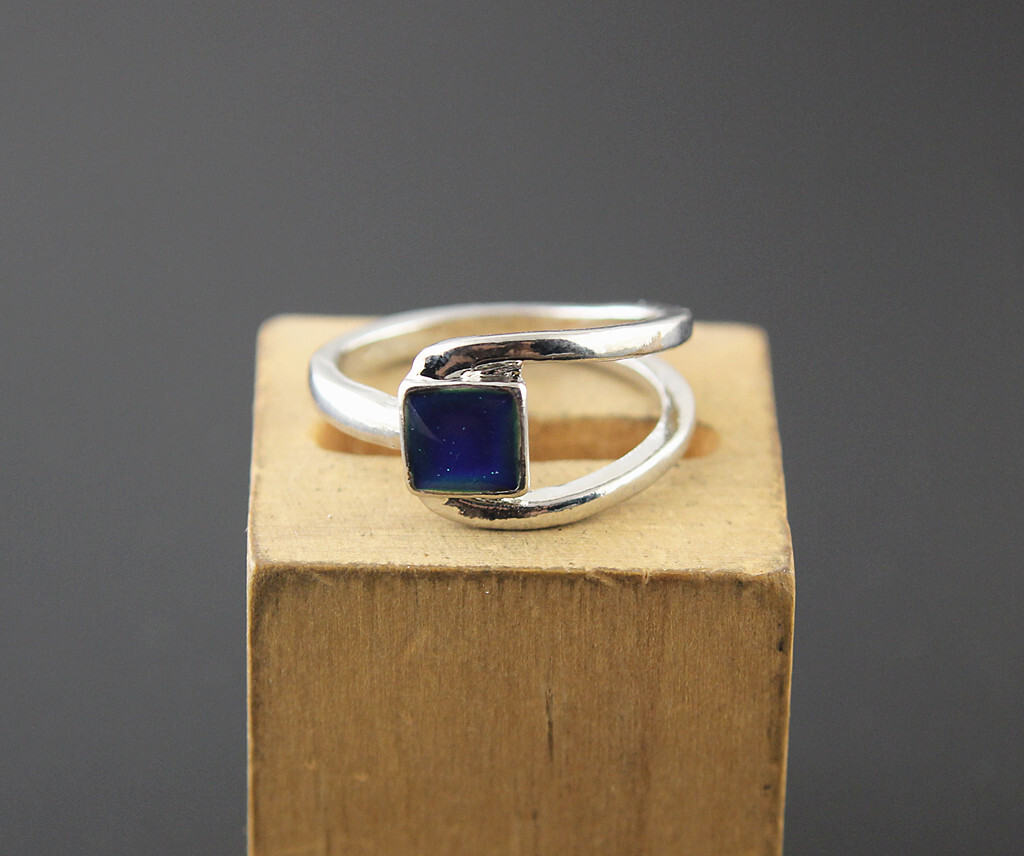 Womens Jewelry Bulk Lots 32pcs Change Color Mood Ring Wholesale Fashion