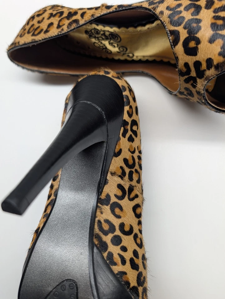 Tacón de cuña de leopardo Naughty Monkey para mujer talla 7,5 Foto 2 de 4