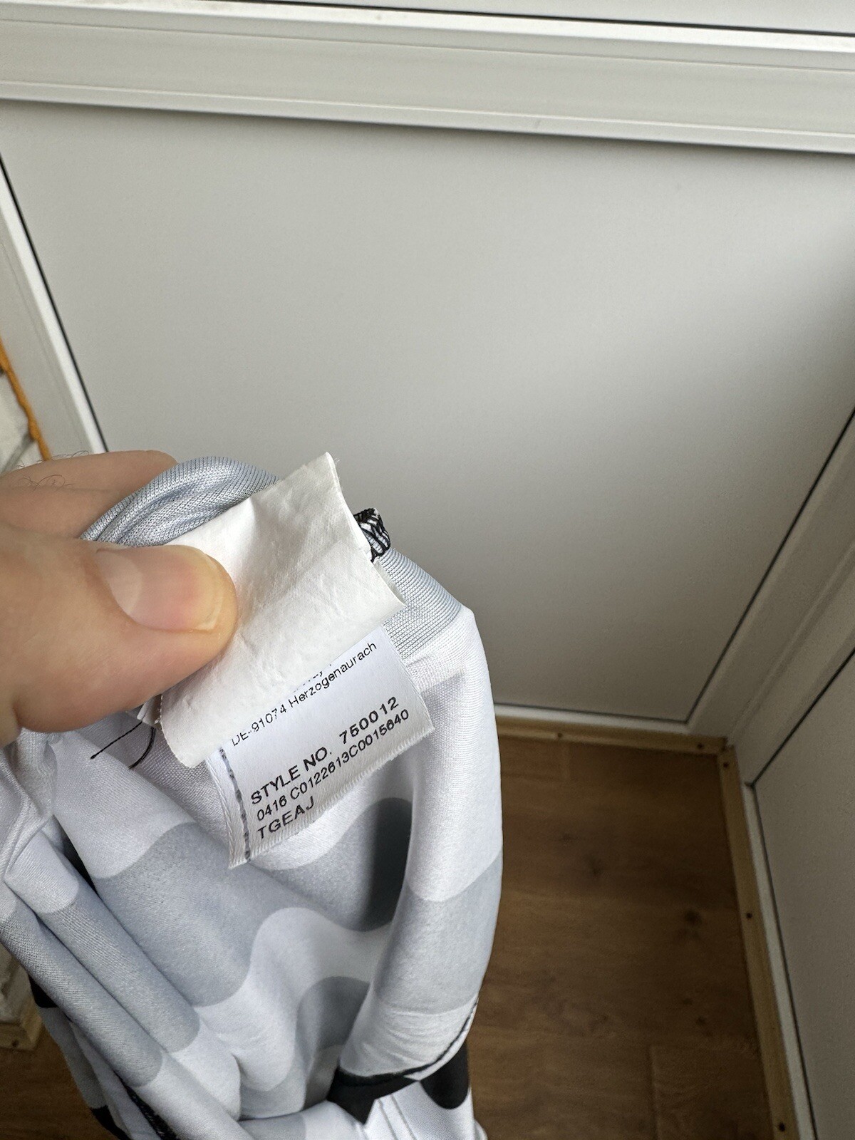 Newcastle United 2016/2017 Home Football Shirt Puma Soccer Jersey Size M thumbnail 4