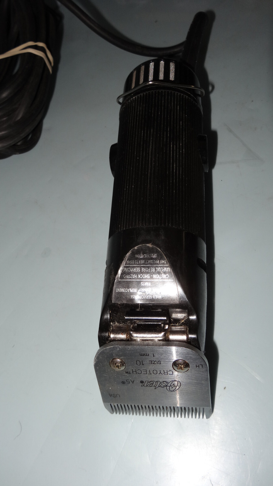 OSTER GOLDEN A-5 CLIPPER Heavy Duty with Size 10 1mm Cryotech Blade