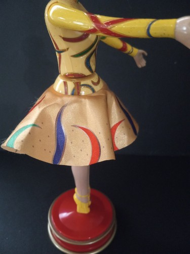 De colección Radio City Falda Giratoria Iluminada Cohetes Muñeca Estatuilla Juguete - Imagen 6 de 16