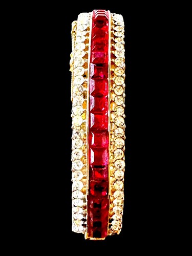 STUNNING 1950'S CROWN TRIFARI INVISIBLY SET RUBY RED RHINESTONE CUFF BRACELET - Picture 4 of 7