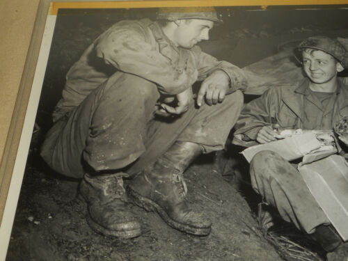 WW2 Signal Corps Photo 132nd Field Artillery Battalion Sgt. Bohannon Tx 1944 - Picture 2 of 12