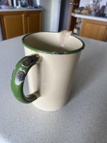 Enamel Jug Vintage Green And Cream 1 Pint 50s ? Lovely Little Display Item - Picture 3 of 11
