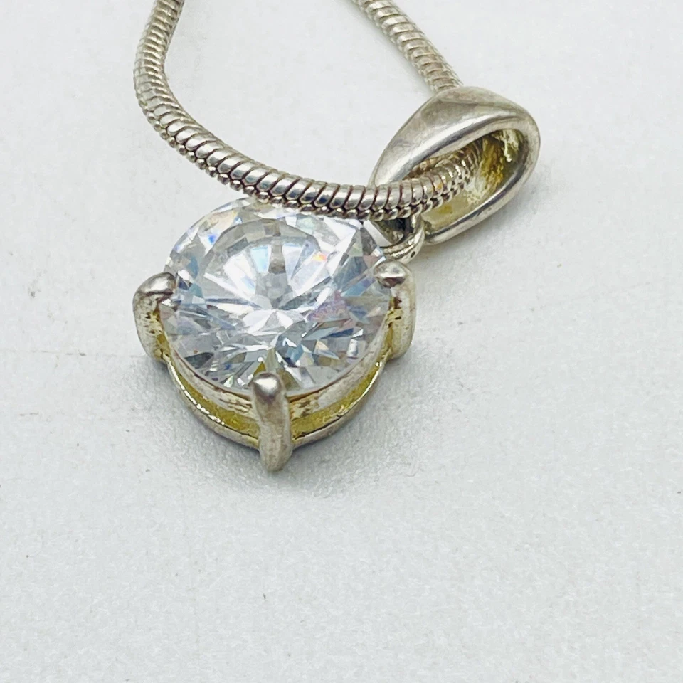 雅芳吊坠项链透明多面水晶银色签名 — 第 4/4 张图片