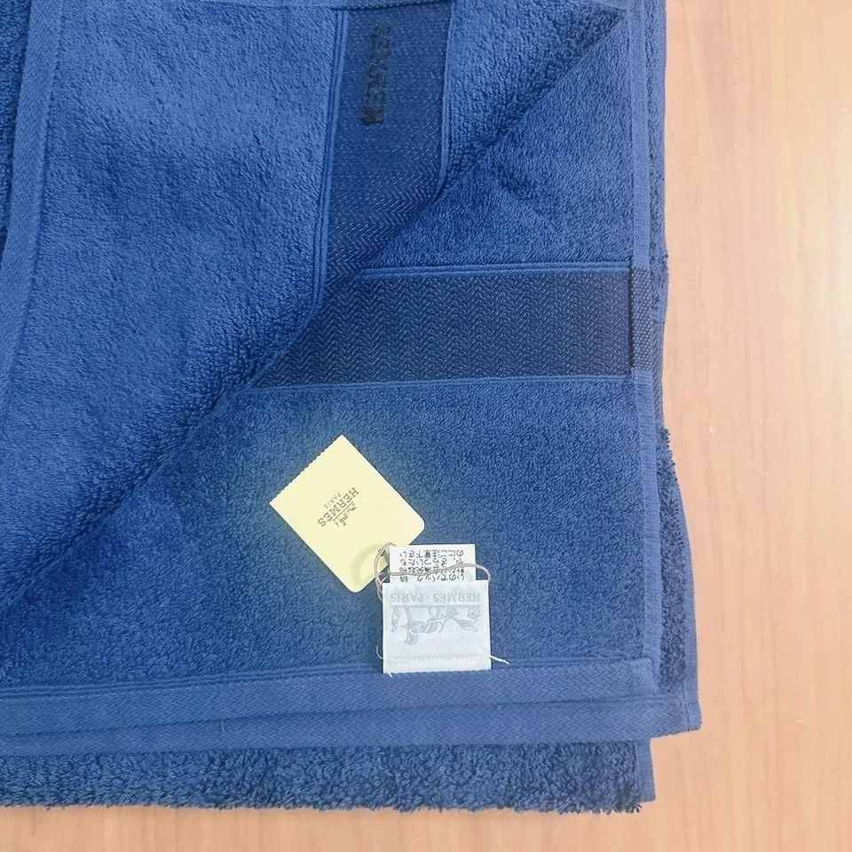 Hermes Large Bath Towel Versatile Beach Blanket Unused Rare Size 85x157 cm - Image 2 of 4