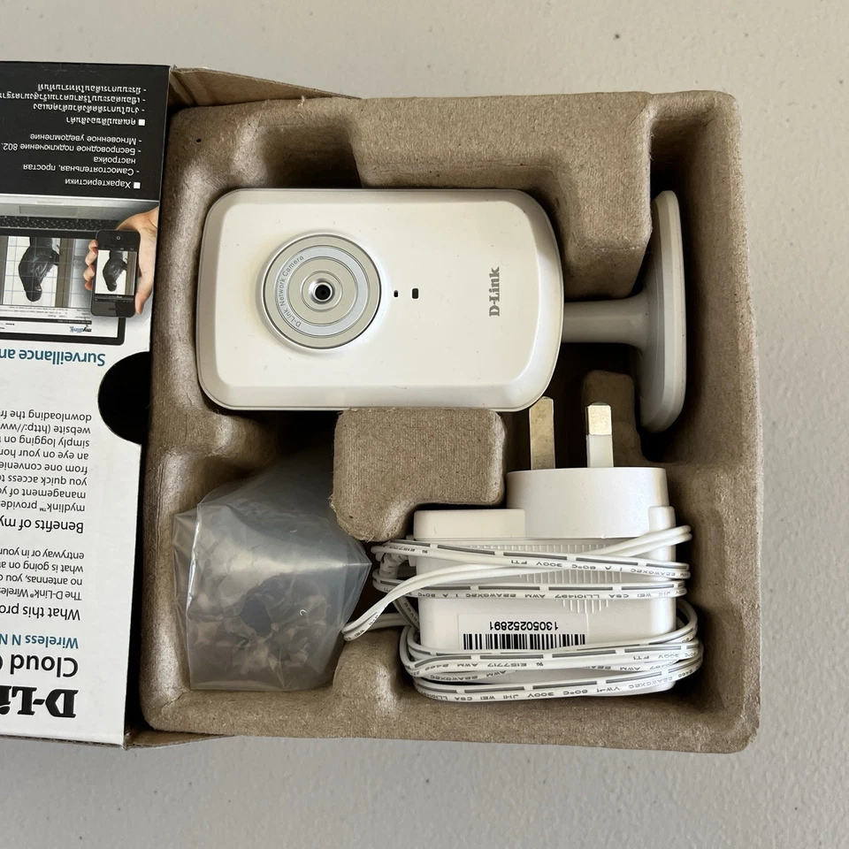 D-Link DCS-930L Cloud Camera Wireless N Network IP Webcam w/ Box & Manual Tested - Image 2 of 4