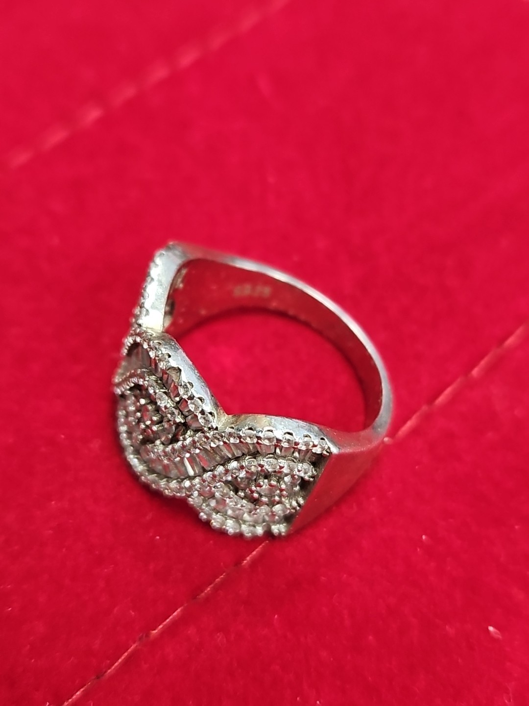 statement cocktail ring featuring a criss-cross s… - image 2