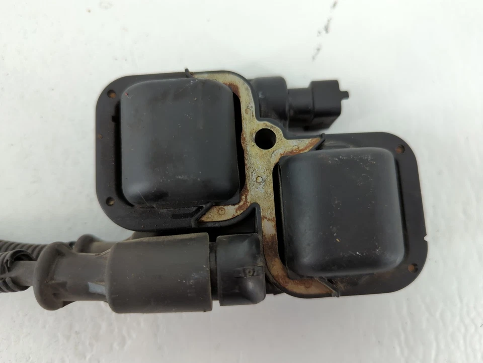 1996-2004 Chevrolet S10 Ignition Coil Igniter Pack T7MEM - Image 2 of 4