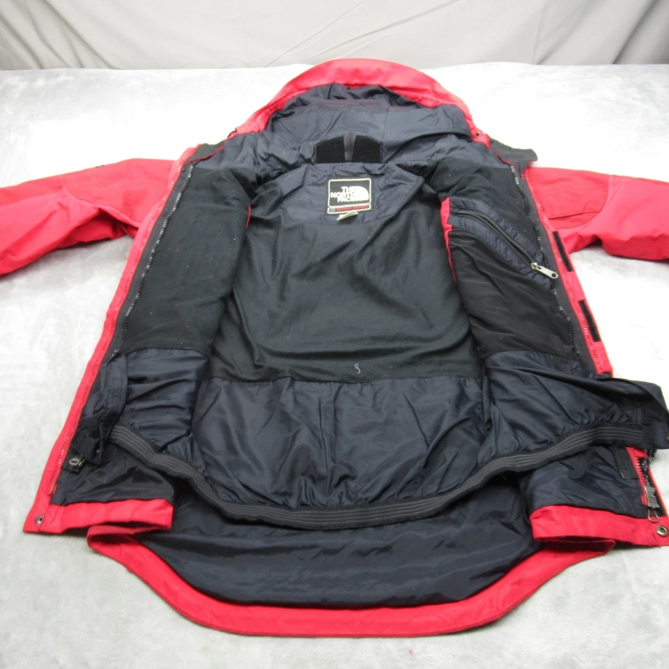 Женская куртка The North Face GoreTex средний размер Red Summit водонепроницаемая оболочка 3 в 1 - Изображение 3 из 4