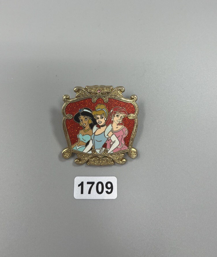 Disney Official Pin Trading 2007 - Jasmine Cinderella and Ariel, Pin