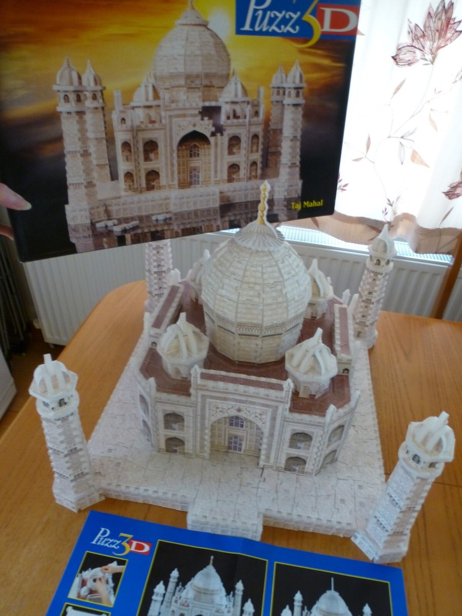 Vintage 1997 MB Puzz3D 1077 Piece Foam Backed Taj Mahal 3D Jigsaw