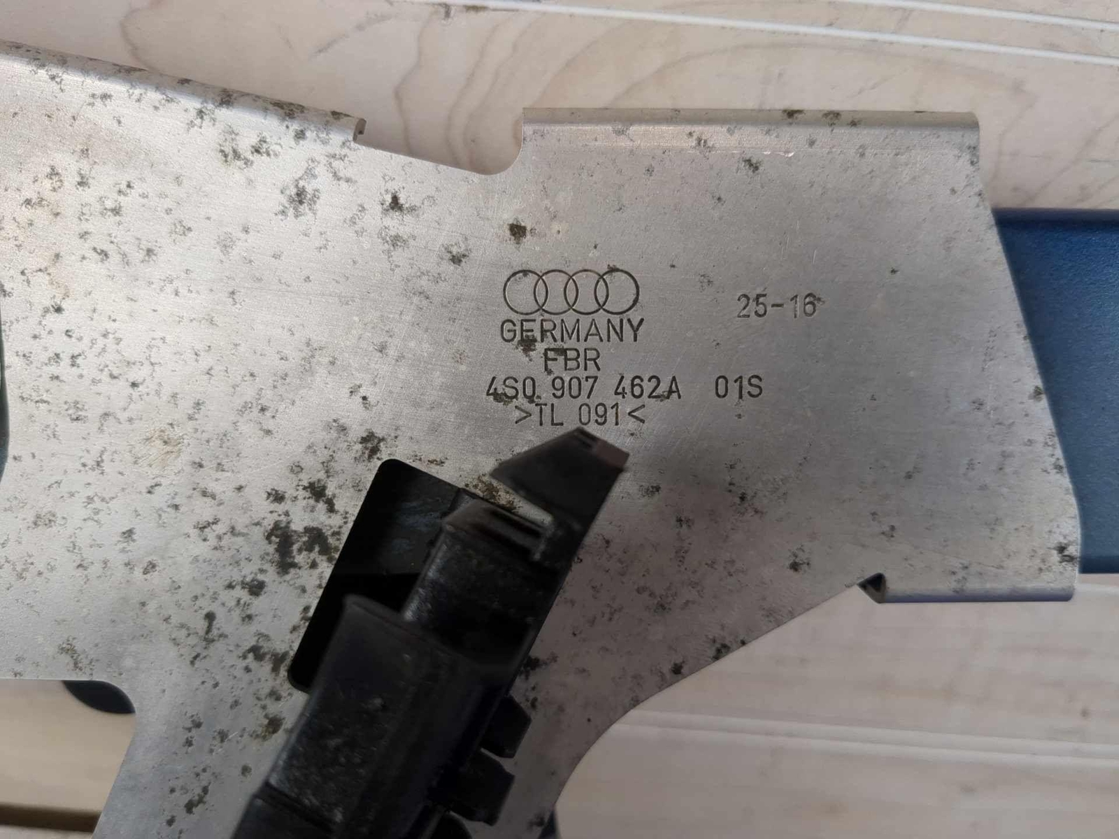 2017 Audi R8 Plus Coupe - OEM Right Rear Control Module Bracket 4S0907462A