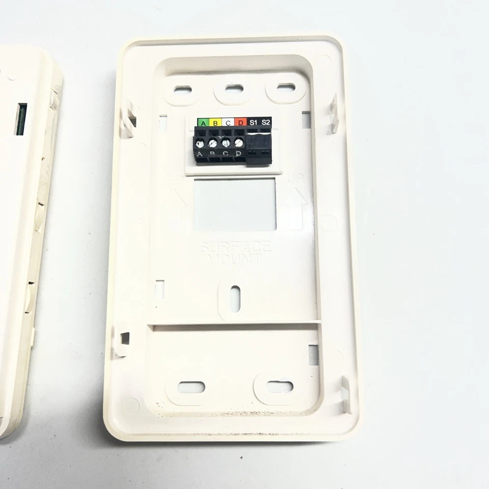 Carrier Infinity SYSTXCCUID01-B version 18 Communicating Thermostat - Image 3 of 4