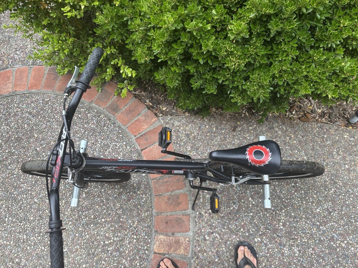 Razor Agitator BMX Bike 20in Black Steel Frame Pegs BMX Bar 1