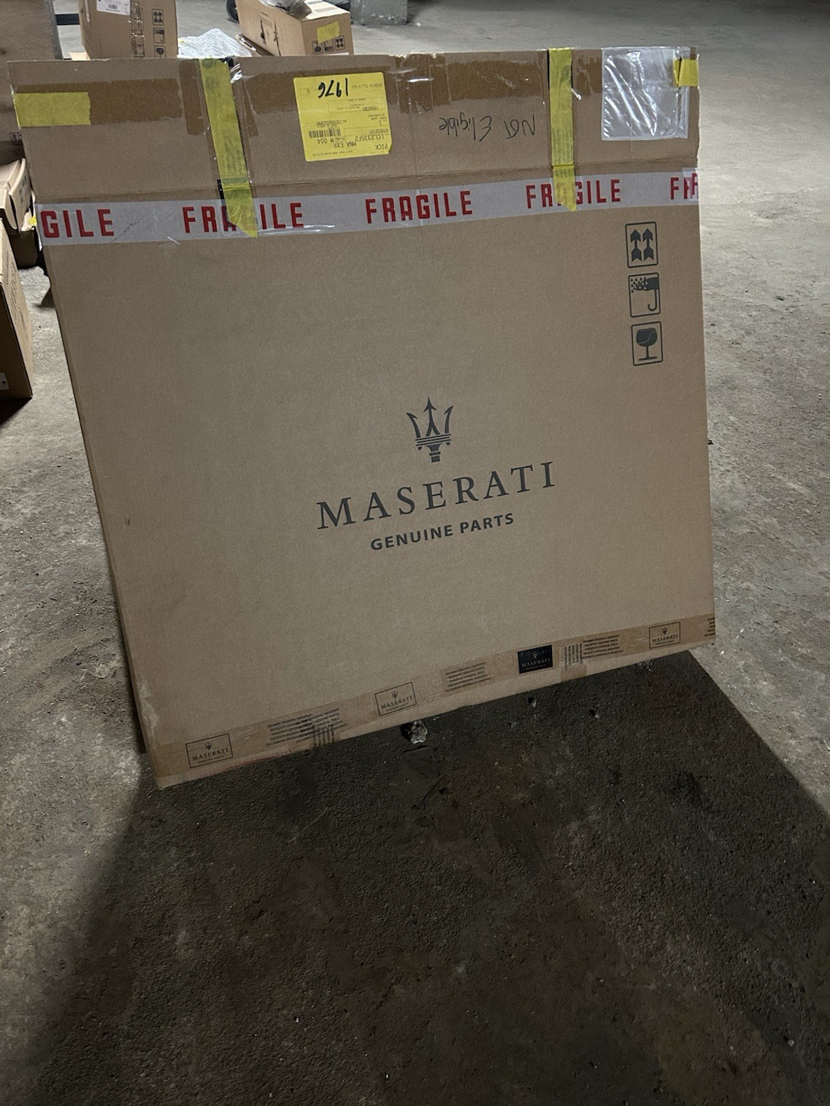 Genuine Maserati RH Front Door Window 670032191