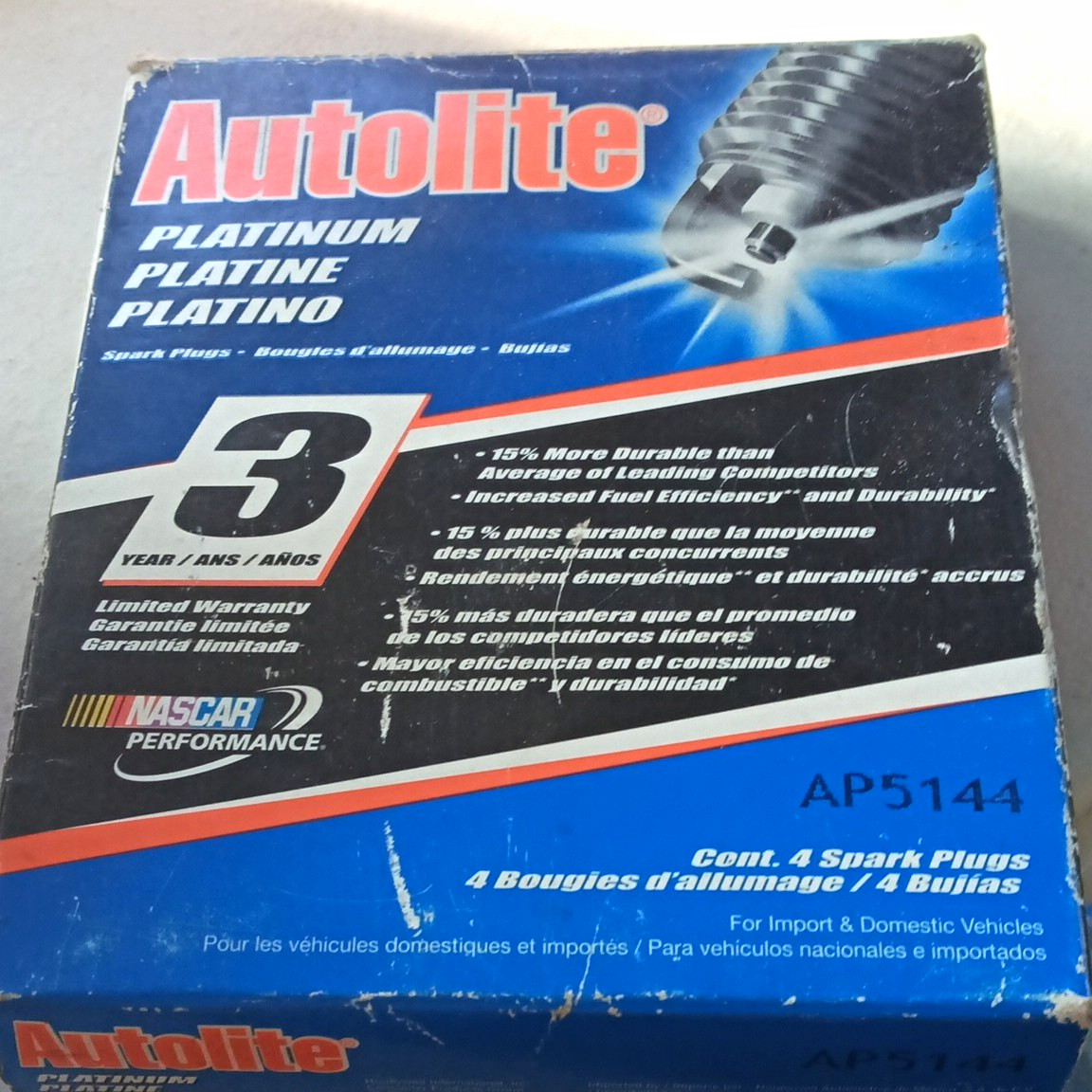 Box of 4 AUTOLITE AP5144 SPARK PLUGS, New Old Stock,