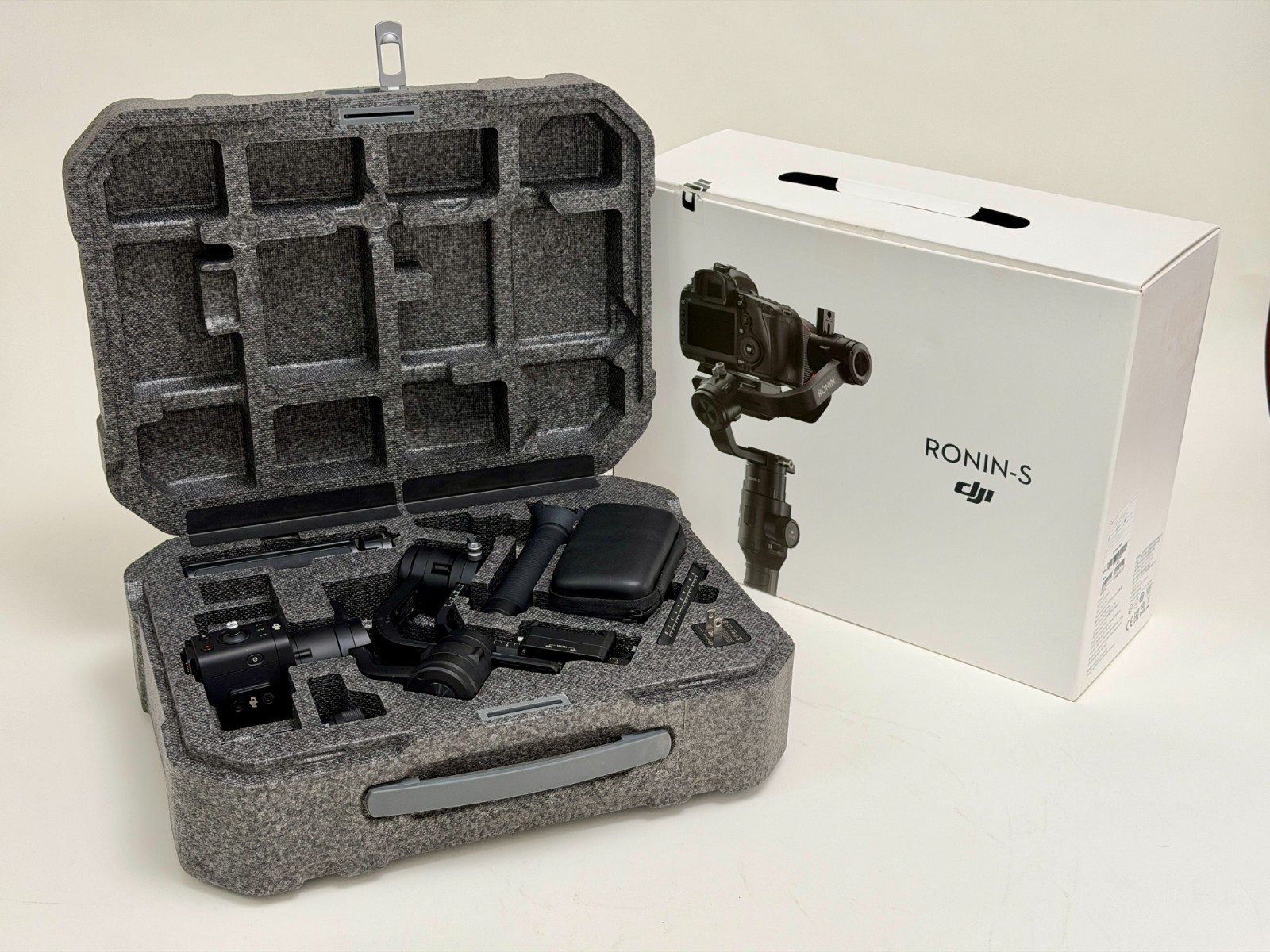 DJI Ronin-S 3-Axis Handheld Stabilizer w/ Case and Original 