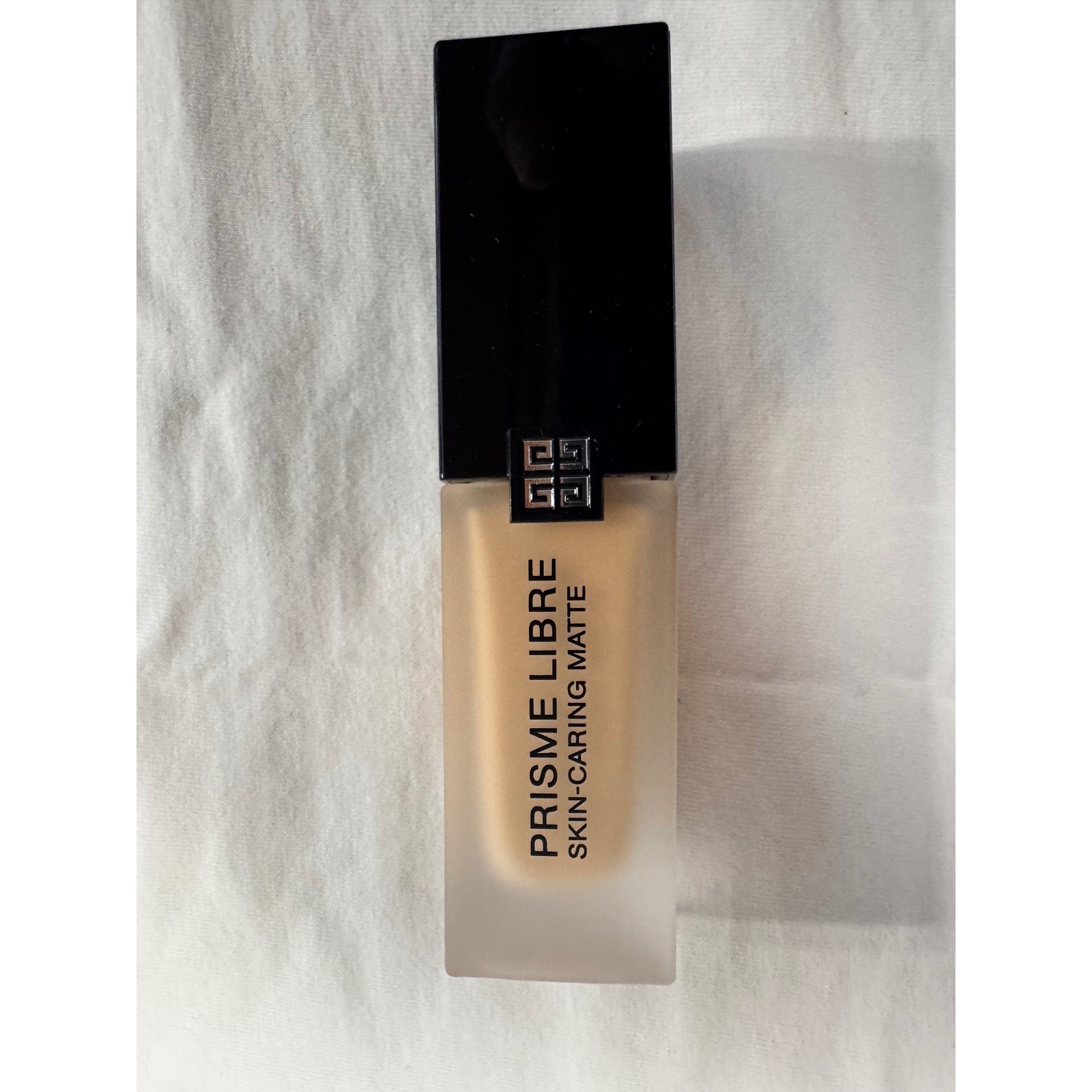 Givenchy Prisme Libre Skin-Caring Matte Foundation 1-W105 1oz 30ml New thumbnail 2