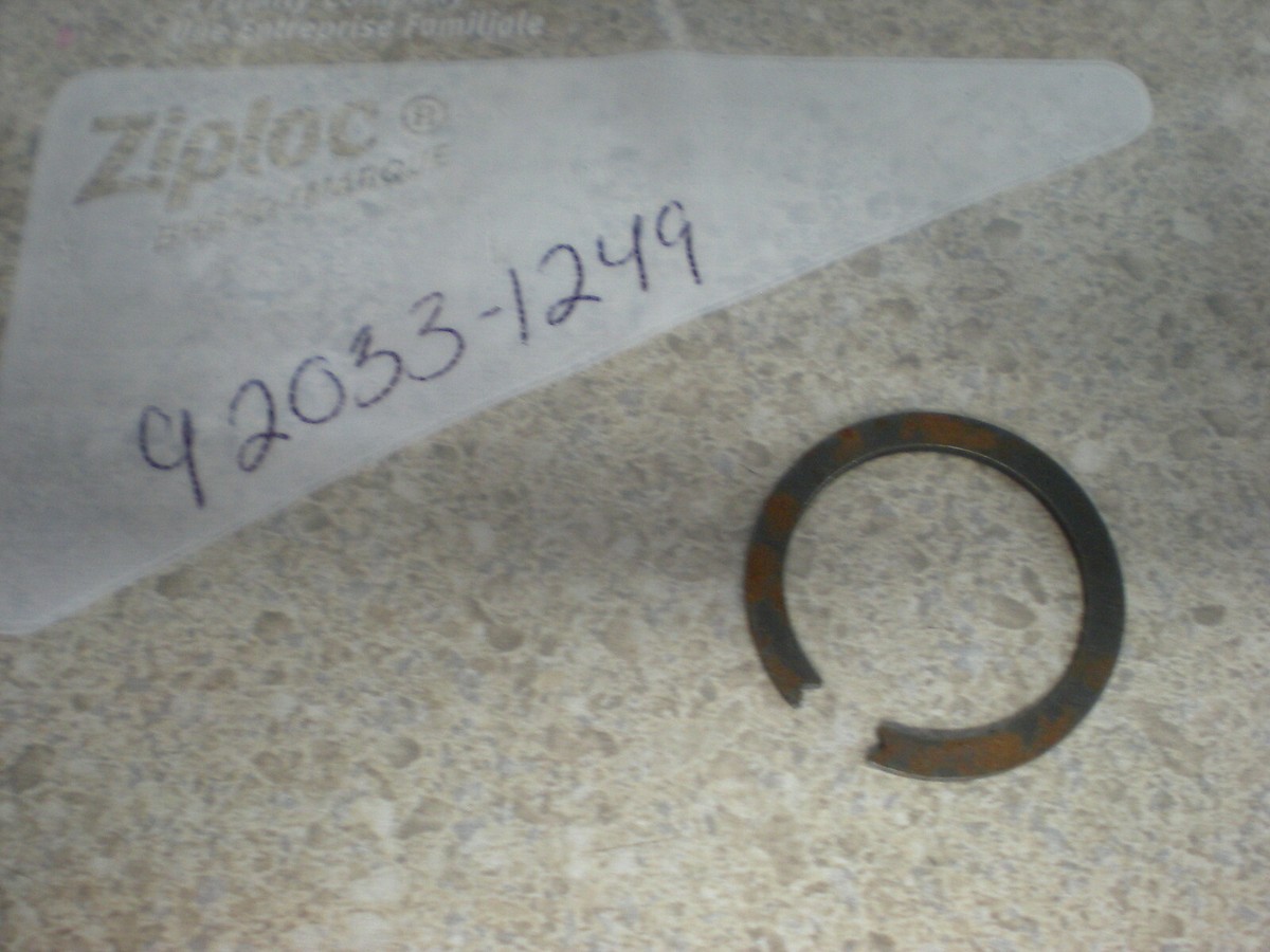 NOS OEM Kawasaki Snap Ring 1989-00 KLF300 KLF400 ZX900 KAF620