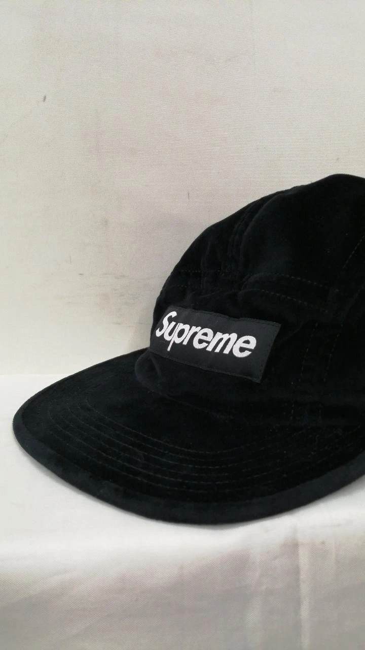 Numéro de modèle SUPREME : CASQUETTE VELOURS noir