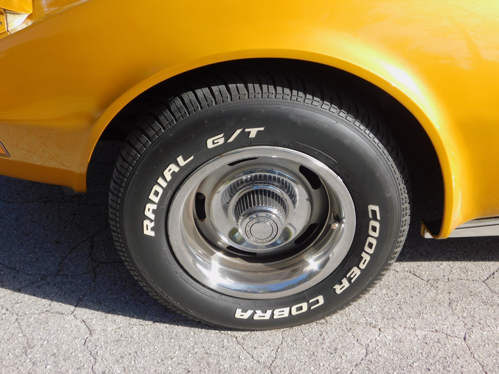 1973 Yellow Metallic Chevrolet Corvette   | C3 Corvette Photo 2