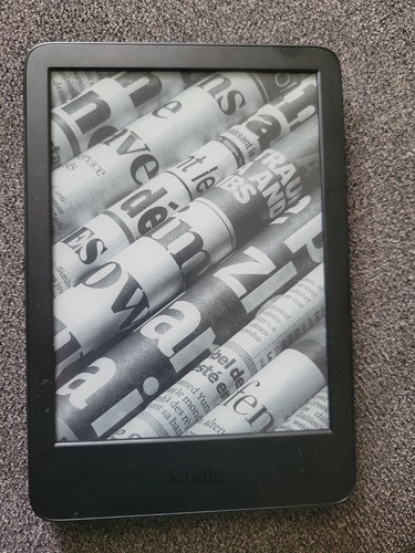 Amazon Kindle 11th Gen. 16GB, Wi-Fi, 6" Screen - Black - LOCKED