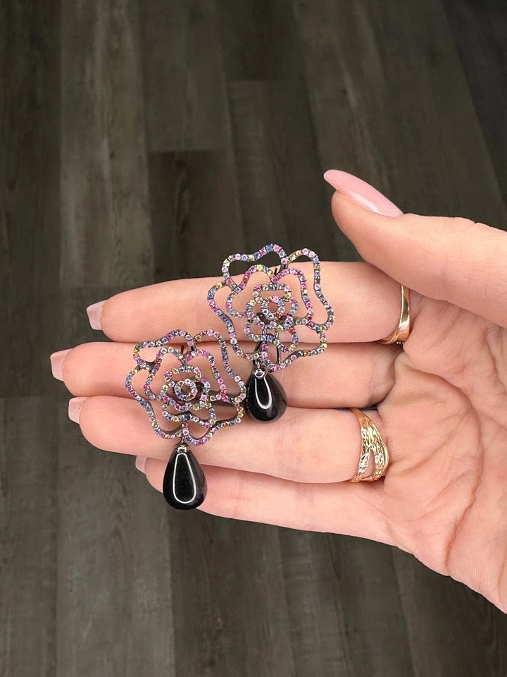 Brincos de prata esterlina Levian multicoloridos preto ônix safira floral ômega costas - Imagem 3 de 4