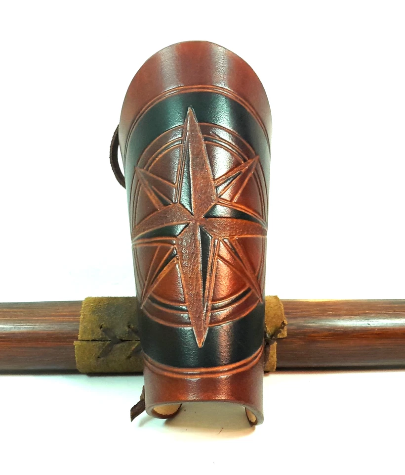 Armschutz Bogensport Leder braun punziert Windrose Bogenstulpe Langbogen - Bild 2 von 4