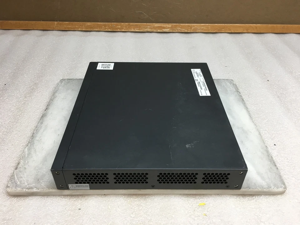 HP 1910-8G-PoE+ JG349A 8-Port Managed Gigabit Ethernet Switch - Image 4 of 4