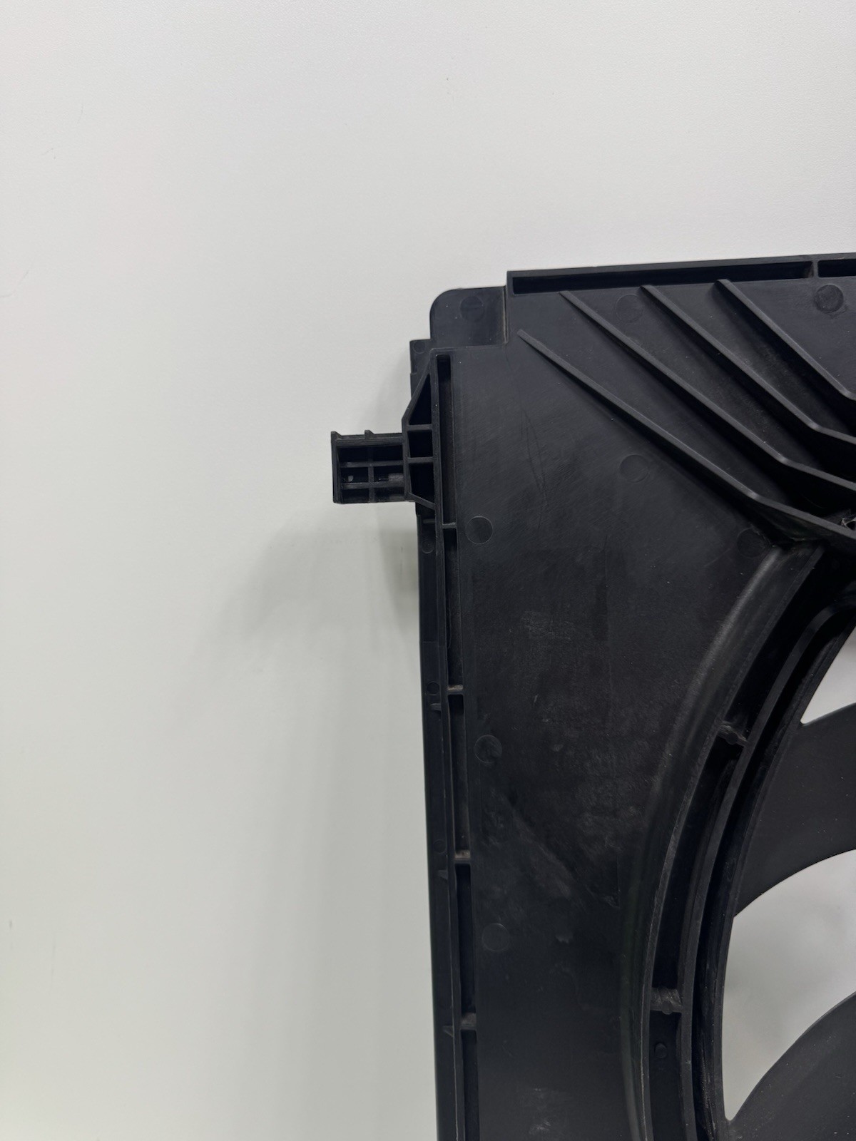 Maserati Ghibli 2014-2022 Radiator fan