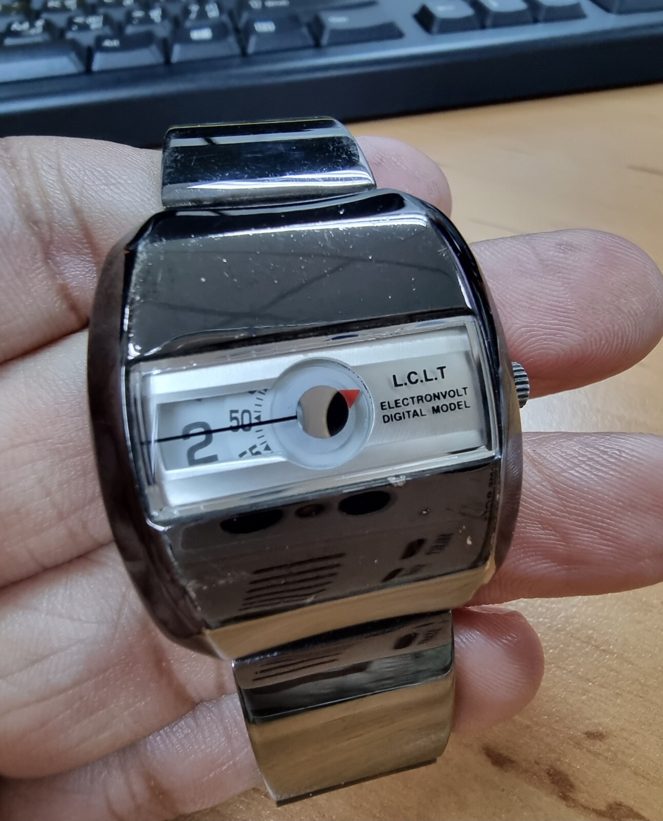 L.C.L.T electronvolt Digital Model Jumping Hour  … - image 2