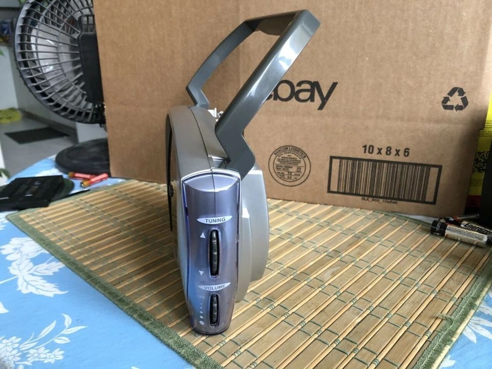 Radio AM/FM portátil Audiovox, radio estilo AC/DC/buen sonido/funcionamiento/sensible Foto 4 de 4