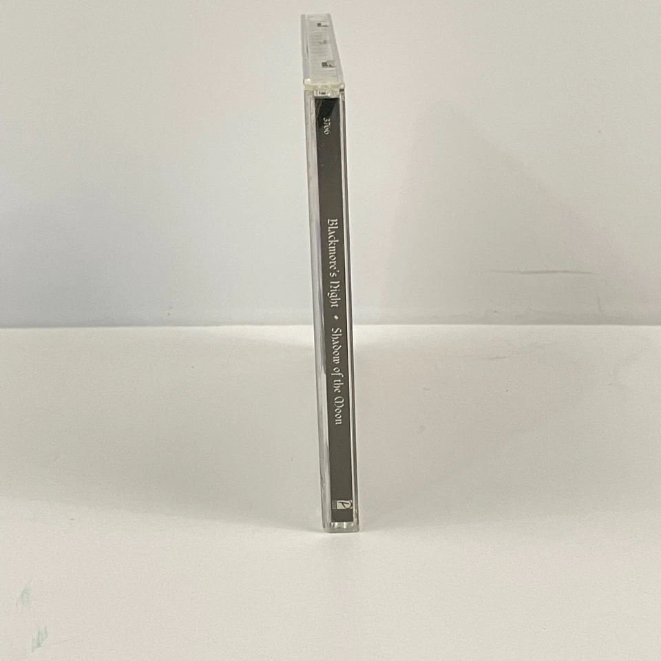 SHADOW OF THE MOON by BLACKMORE'S NIGHT cd 2000 Richie B of Rainbow Deep Purple Foto 4 de 4