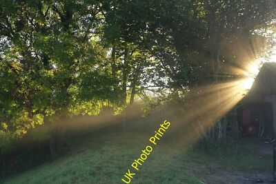 Foto 6x4 Morgensonne, Cullompton Sonnenstrahlen treten hinter einem Gebäude auf c2015
