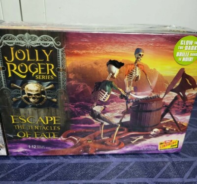 Jolly Roger Series Duel with Death 1:12 Model Kit & Escape The Tentacles New