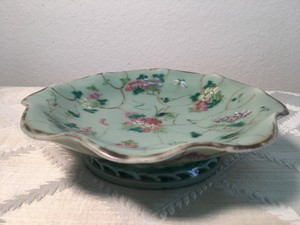 Chinese Porcelain Bowl (Antique Ruffled Celadon Ceramic China Rose Signed Mark)