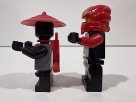 LEGO NINJAGO: Kai's Fire Mech (70500) - COMPLETE (Kai Torso Crack)