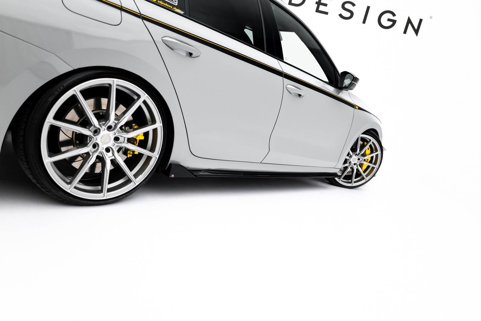 Kit rajouts de bas de caisse Maxton V.2 Skoda Octavia RS Mk4 Combi Liftback